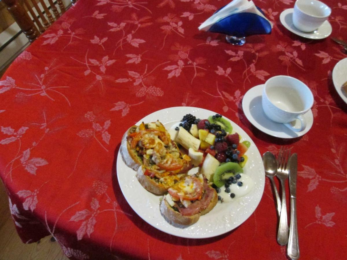 Gite La Maison Chez J.P. Bed And Breakfast Havre Aux Maisons Bagian luar foto
